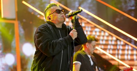 Muniek przesadził? Założył koszulkę z wulgarnym hasłem