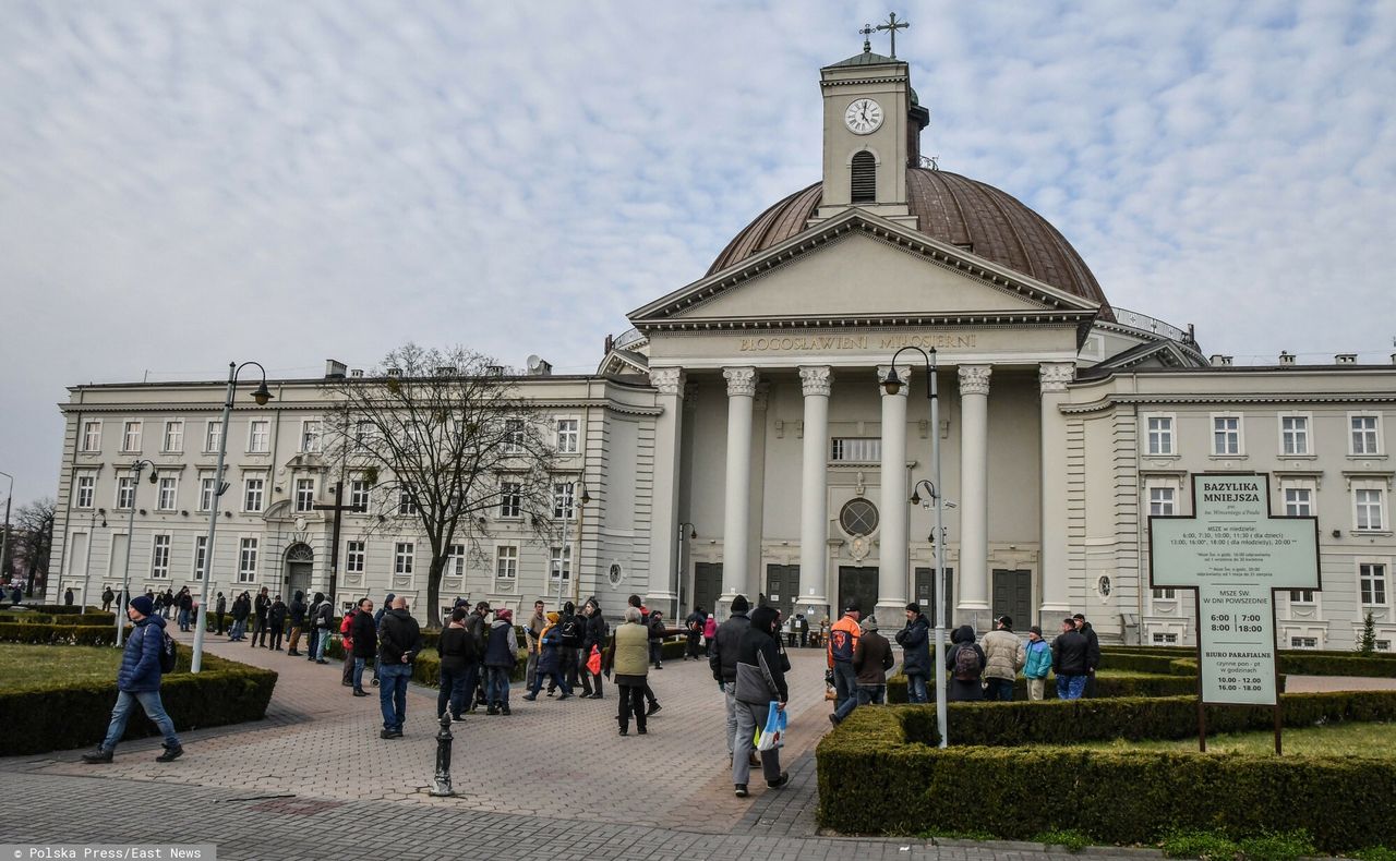 Bydgoszcz. Ksiądz dał schronienie bezdomnym w kaplicy