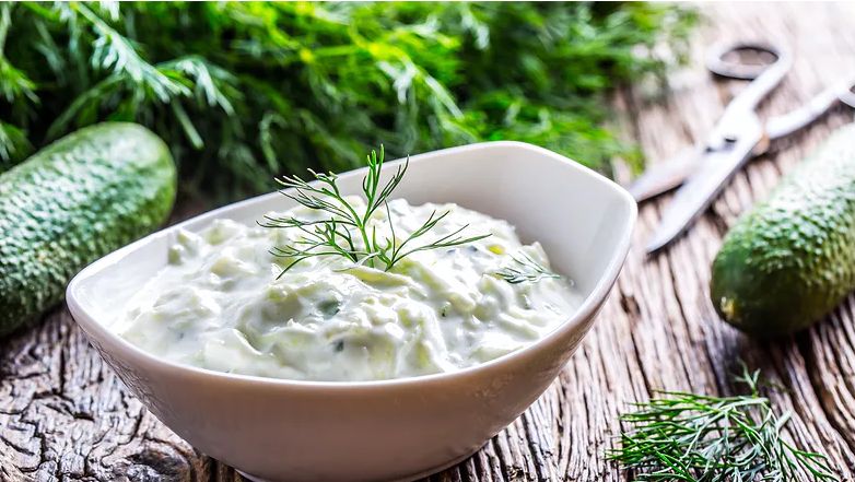 Ten grecki sos świetnie smakuje i jest bardzo zdrowy