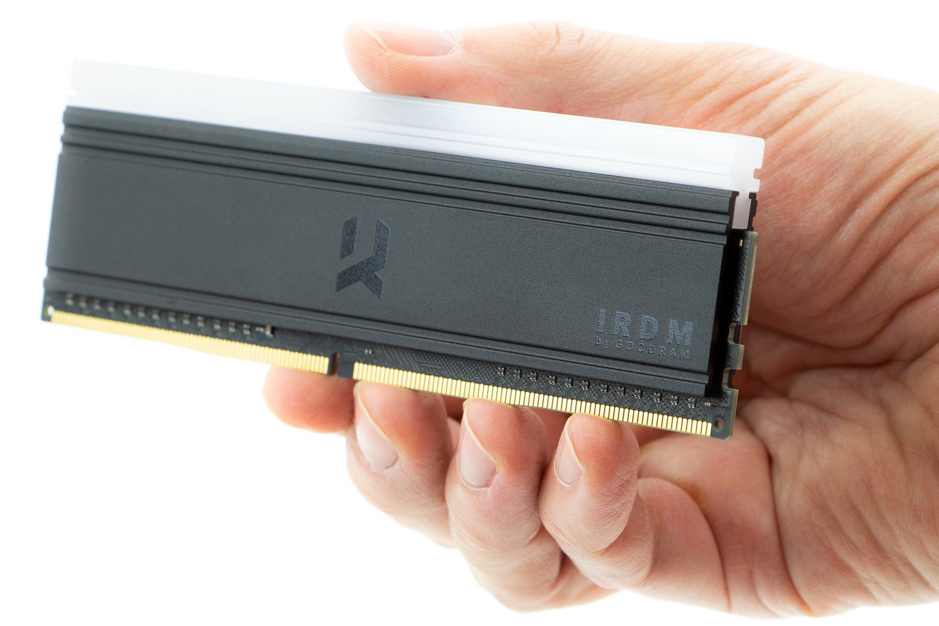 GOODRAM IRDM RGB DDR4