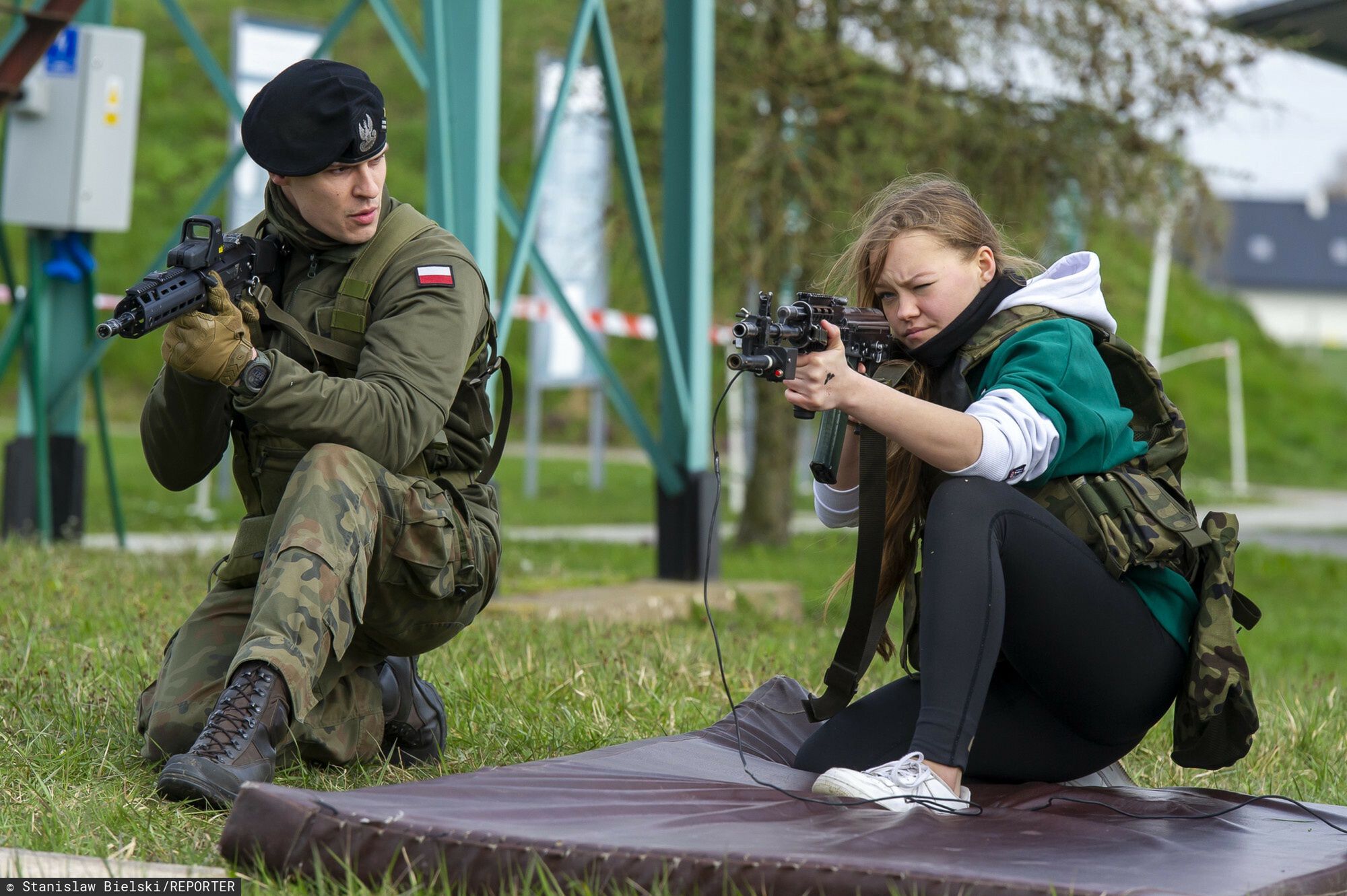 Akcja MON "Trenuj z wojskiem"
15.04.2023 Braniewo - 9 Braniewska Brygada Kawalerii Pancernej. Akcja MON Trenuj z wojskiem N/z uczniowie podczas zajec z zolnierzami 9BBKPanc
Fot. Stanislaw Bielski/REPORTER
Stanislaw Bielski/REPORTER
