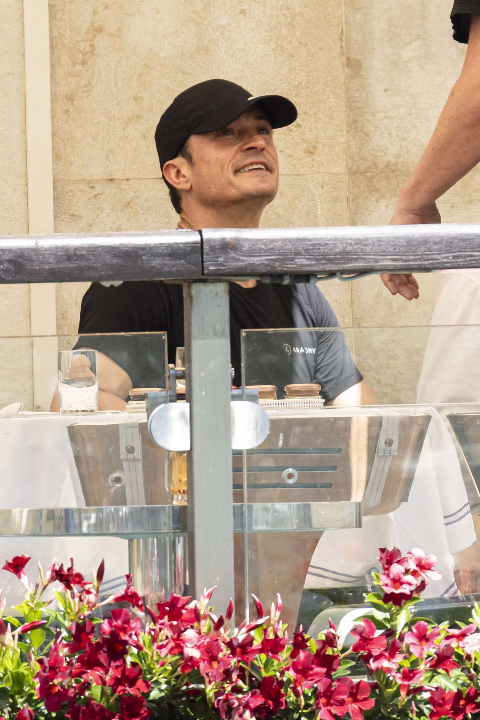 Orlando Bloom na kawce z tajemniczą nieznajomą