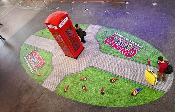 „Gnomeo i Julia. Tajemnica Zaginionych Krasnali" promowane kampanią ambientową na dworcach PKP