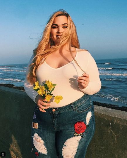 Nadprogramowe kilogramy dobrze wyglądają w obcisłych ubraniach