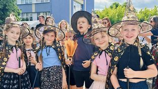 Bajkowy piknik rodzinny w Tarnobrzegu. Zabawa przy szkole numer 10 przyciągnęła mieszkańców - zdjęcia