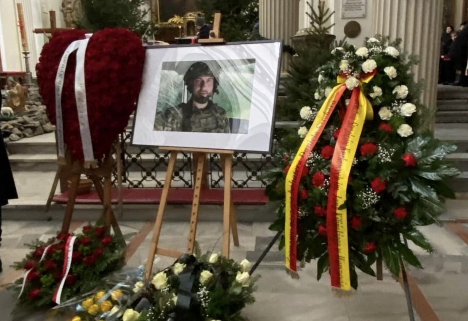 Warszawiacy pożegnali polskiego bohatera. Zginął w walkach o wolną Ukrainę