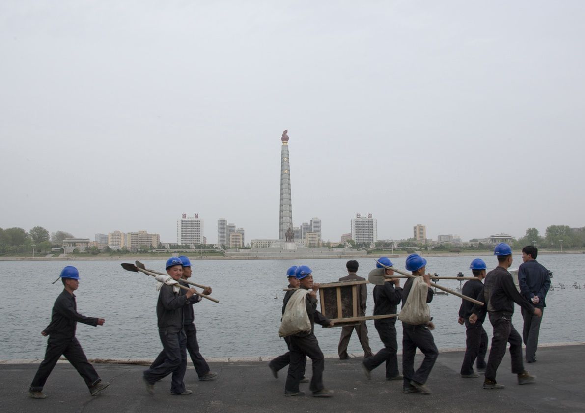 Pracownicy budowlani w Pjongjangu