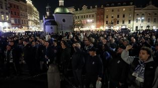 Kibice Lecha Poznań opanowali Kraków! Fani Kolejorza przeszli z Rynku Głównego na stadion Wisły