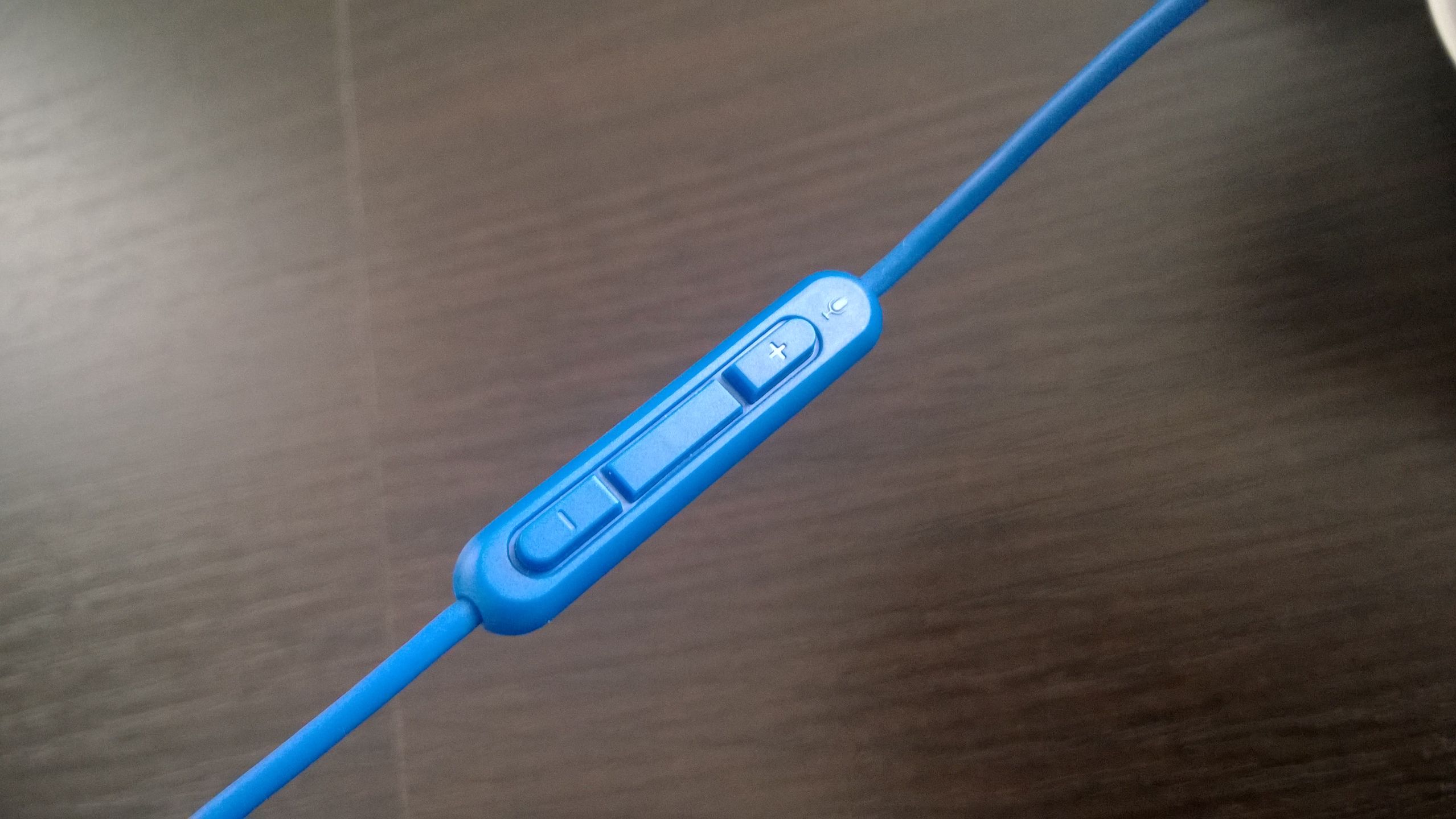 Bose SoundTrue around-ear – lekkie i stylowe słuchawki dla aktywnych [test] 4