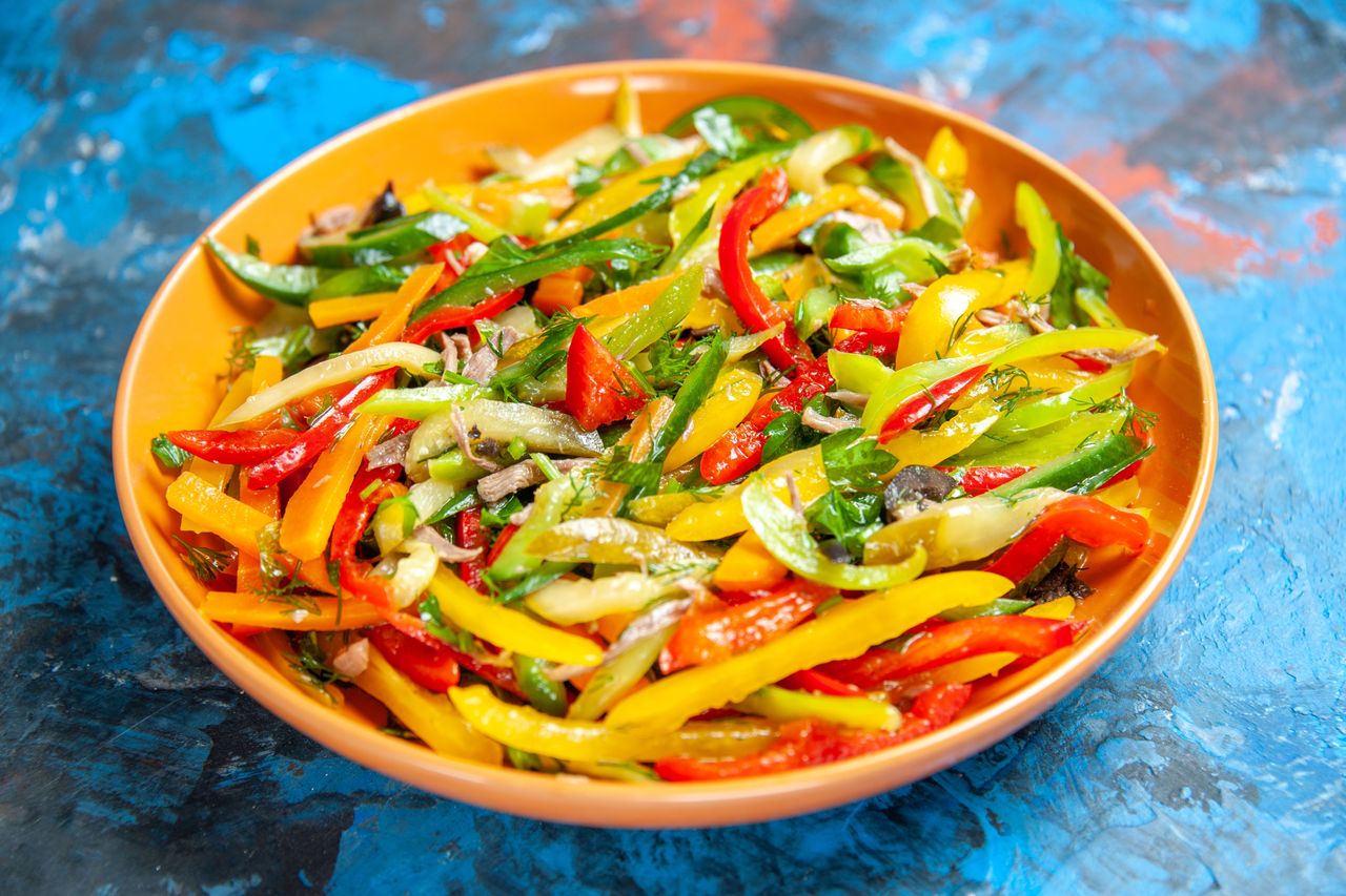 Cucumber and pepper salad