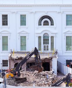 Ta demolka się nie spodobała. Amerykanie krytykują zmiany w Białym Domu