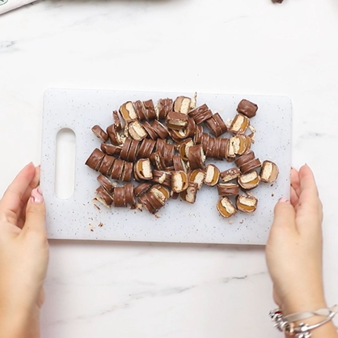 I use Twix bars for the recipe.