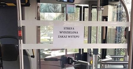 Koronawirus w Polsce. MPK Wrocław reaguje na rekordy zachorowań. Wracają strefy buforowe