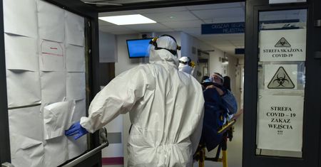 Koronawirus w Polsce. Szczyt zakażeń za nami? Jest głos z Ministerstwa Zdrowia
