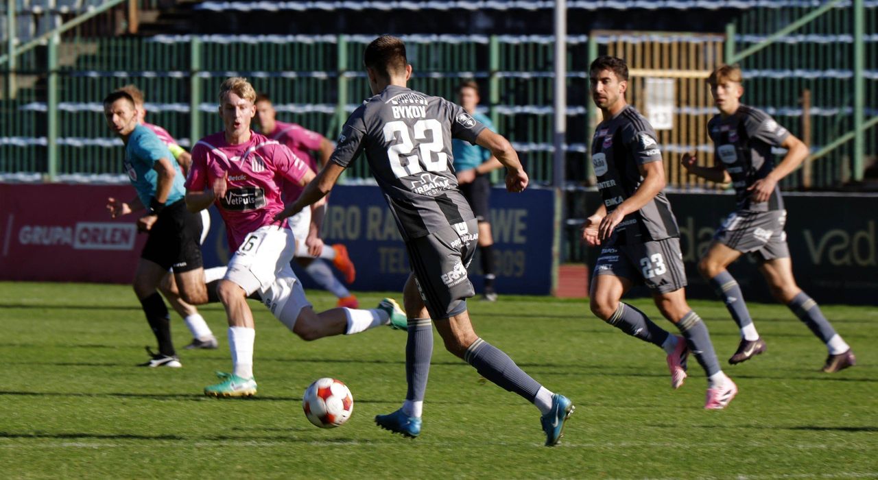 Meczowy maraton w Chojnicach. Dwa spotkania II Ligi i jedno pucharowe