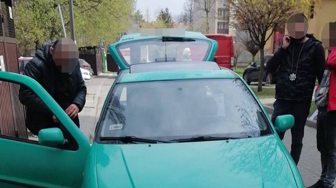 W bagażniku polo znajdował się specjalny zbiornik