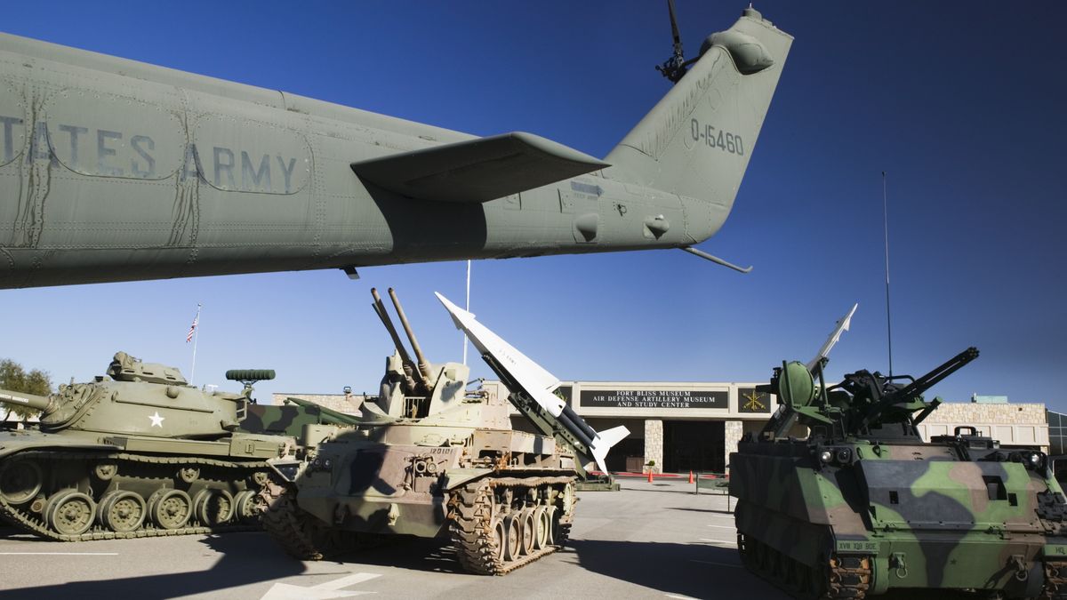 Krzyżówka o bazie wojskowej