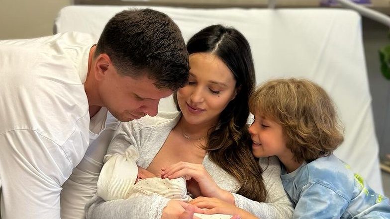 Marina Łuczenko i Wojciech Szczęsny z dziećmi