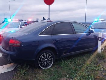 Racibórz: Polsko-czeski pościg za kierowcą audi. Podczas ucieczki wysadził kobietę z dzieckiem i jechał dalej