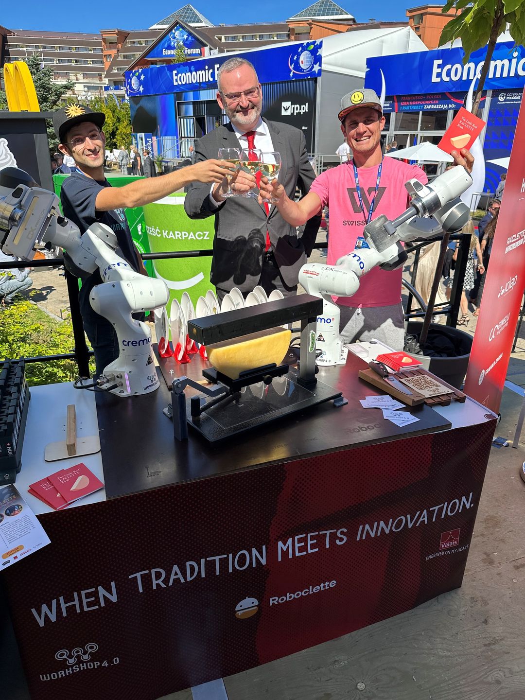 Ambasador Fabrice Filliez. Prawa autorskie EPFL.