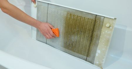 Jak wyczyścić okap? Proste i szybkie domowe sposoby