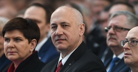 Kasprzak wycofuje się z polityki dla chorej żony. Atakuje go Brudziński