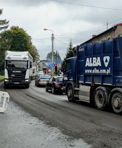 Duże utrudnienia w Dąbrowie Górniczej. Robotnicy budują kanalizację