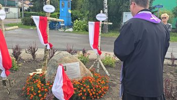 Aleksandrów Kujawski: Ofiara zbrodni katyńskiej upamiętniona tablicą