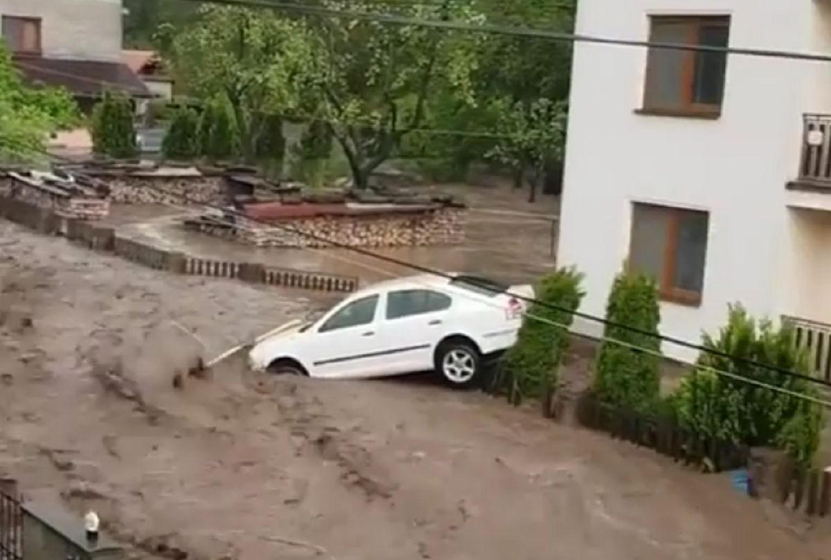 Na Słowacji pękła tama. Dramatyczne nagranie z Tatr