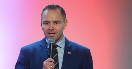 "Ciemne strony" Nawrockiego. PiS już się tłumaczy