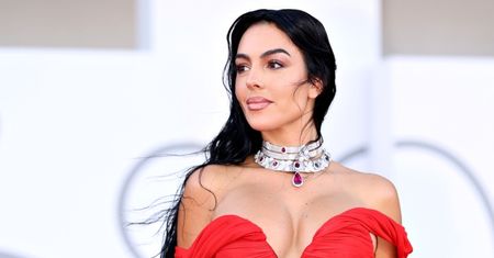 Georgina Rodriguez eksponuje pośladki podczas rajskich wakacji na Malediwach. Tak trzeba żyć? (ZDJĘCIA)
