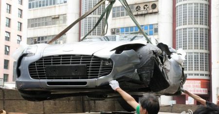 Aston Martin One-77 rozbity w Hongkongu [aktualizacja]