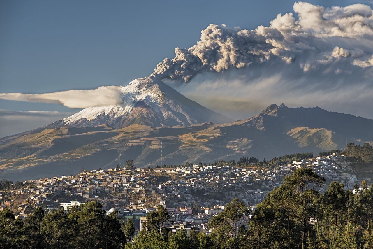 Chiles-Cerro Negro budzi się do życia. Mieszkańcy są zaniepokojeni