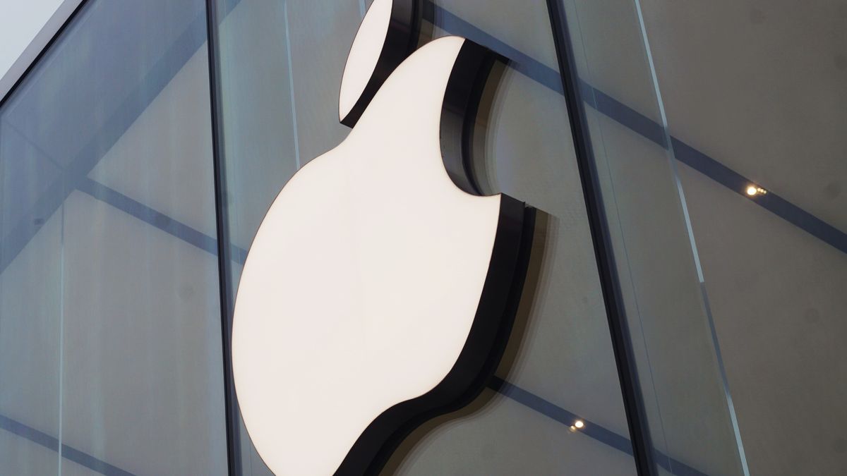 HANGZHOU, CHINA - FEBRUARY 2, 2024 - The logo of Apple is pictured in Hangzhou city, Zhejiang province, China, February 2, 2024. (Photo credit should read CFOTO/Future Publishing via Getty Images)