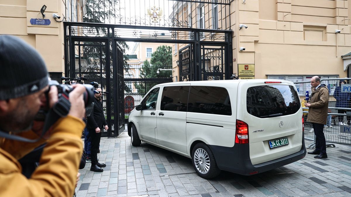 Temporary
ISTANBUL, TURKIYE - APRIL 10: A US delegation arrives at the Russian Consulate General in Istanbul at 9.45 a.m. local time (0645 GMT) for talks to normalize embassy operations between the two countries in Istanbul, Turkiye on April 10, 2025. The second round of the talks between the US and Russia started in Istanbul on Thursday. The talks, taking place at the residence of the Russian consul general in Istanbul, are expected to last several hours but are unlikely to be as long as the previous round, which lasted more than six hours. Hakan Akgun / Anadolu/ABACAPRESS.COM
AA/ABACA