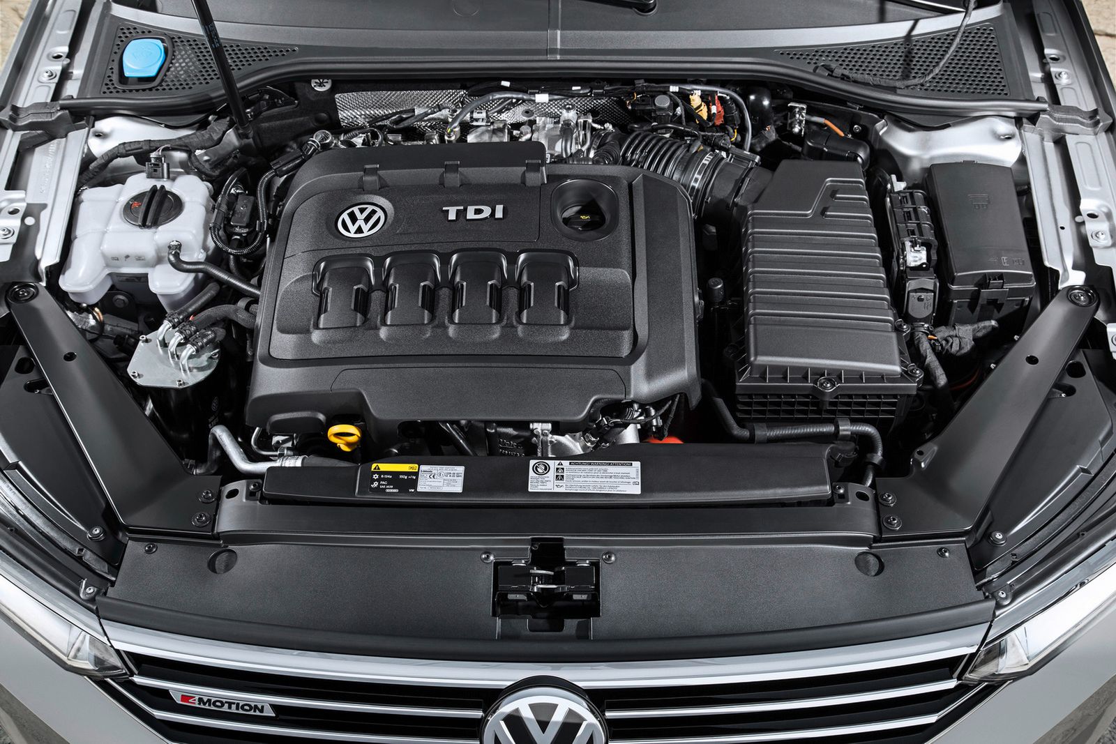 Nowy Volkswagen Passat przedstawiony w obszernej galerii zdjęć i ilustracji 24