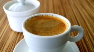 Kawa z tym dodatkiem to hit. Wspiera odporność, a mózg działa sprawnie jak komputer