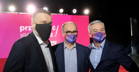 "Nietolerancyjna jak Lewica". Drwiny i oburzenie po układzie z PiS