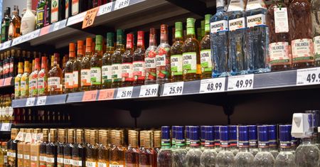 Polacy coraz częściej piją mocne alkohole. Branża już widzi efekty