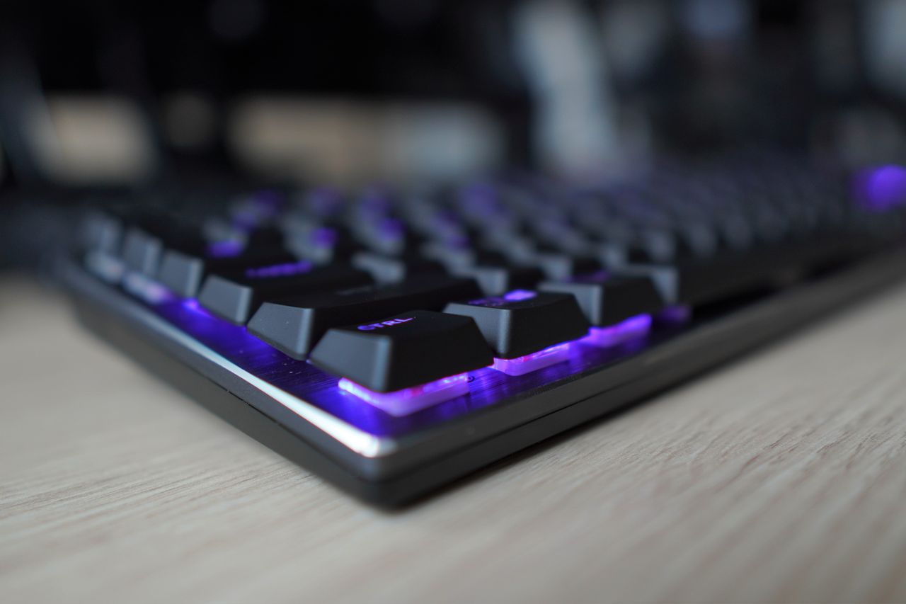 Cooler Master SK652 - fenomenalna klawiatura mechaniczna dla graczy i nie tylko!