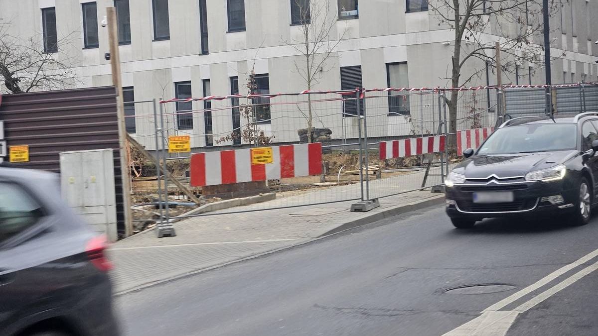 Zamknięty chodnik na ul. 3 Maja w Lublinie