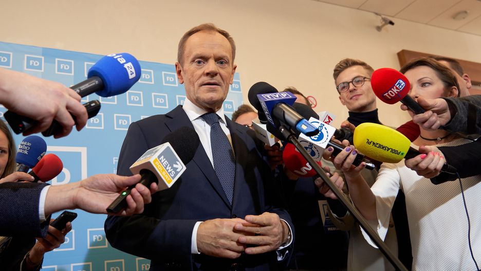 Koronawirus. Wybory 2020 r. Donald Tusk na Twitterze pisze o III Rzeszy i historii NSDAP