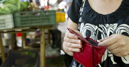 Finanse. Czterech na dziesięciu Polaków nie może związać "końca z końcem"