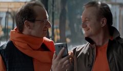 Robert Górski i Mikołaj Cieślak w jesiennym spocie reklamują 100 zł na start w Orange na Kartę (wideo)