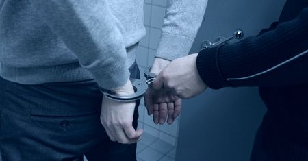 Pisał tak do małej dziewczynki. "Chcesz seks, czy mam to zrobić twojej mamie?"