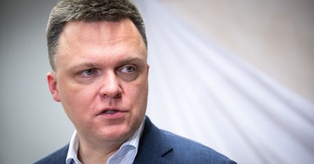 Nieoczekiwany wpis Hołowni. Zwrócił się do Sikorskiego