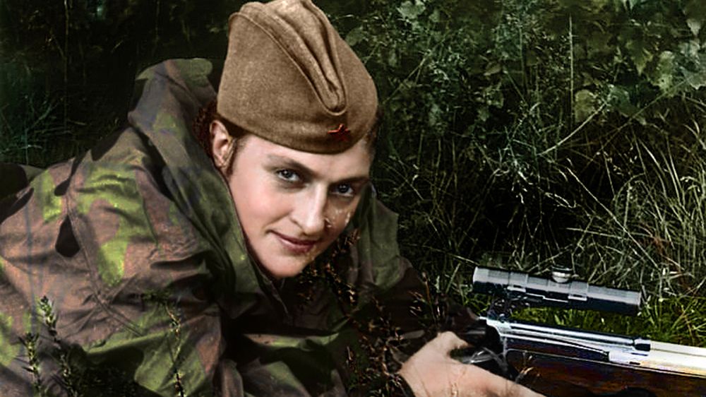 Koloryzowane zdjęcia rosyjskich snajperek podbijają Internet. Oto historia jednej z nich 1