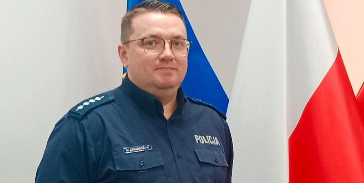 Policjant z Sierpca wskoczył do lodowatej wody, by wyciągnąć mężczyznę