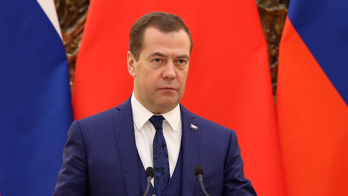 Miedwiediew oskarżył Polskę, powielając kłamstwa rosyjskiej propagandy