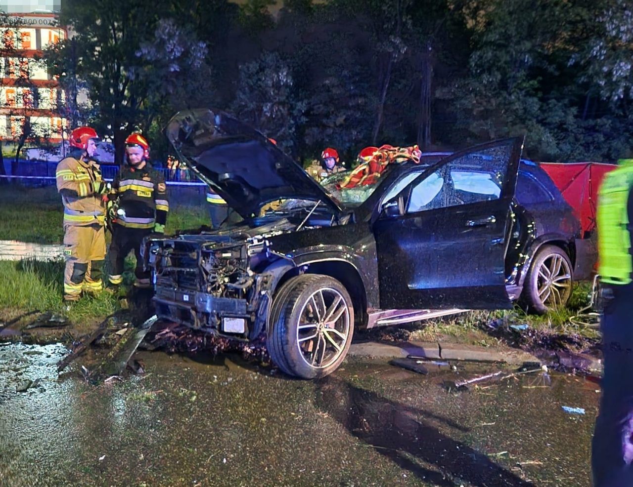 Tragiczny wypadek w Warszawie. Dwie osoby nie żyją